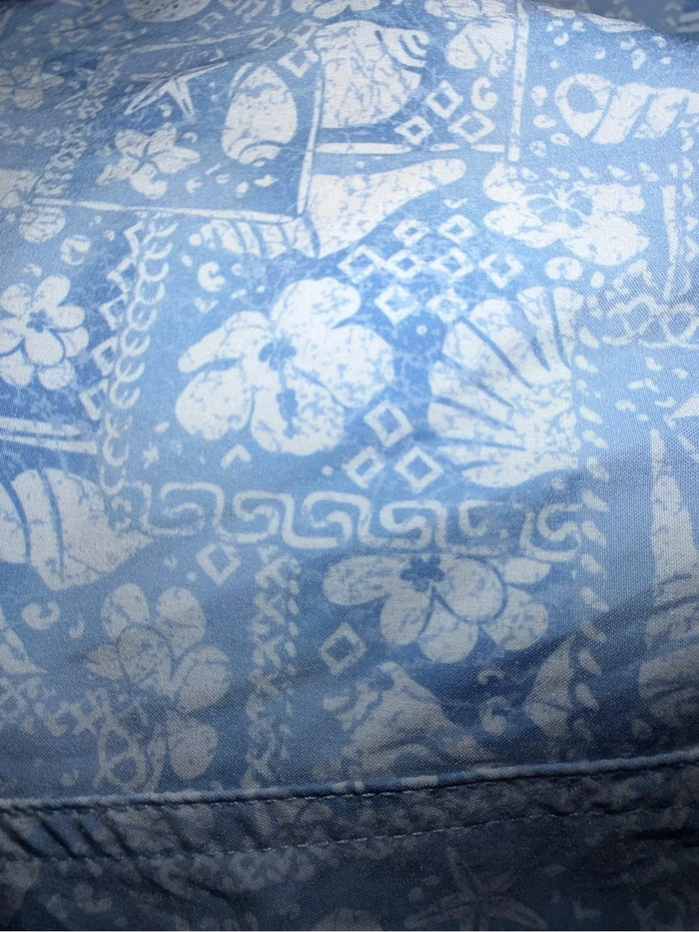 Peter Millar Men's Light Blue Print Swim Shorts. Sz M